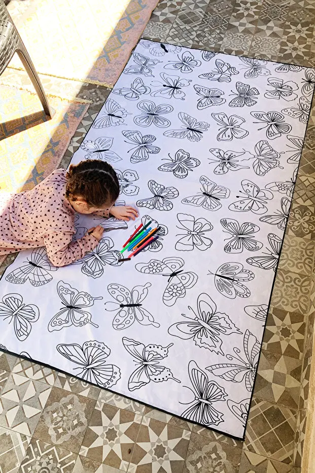 GIMOSA Yıkanabilir Boyama Örtüsü Boyayan Çocuk